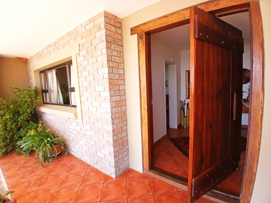 To Let 3 Bedroom Property for Rent in Mountainside Western Cape